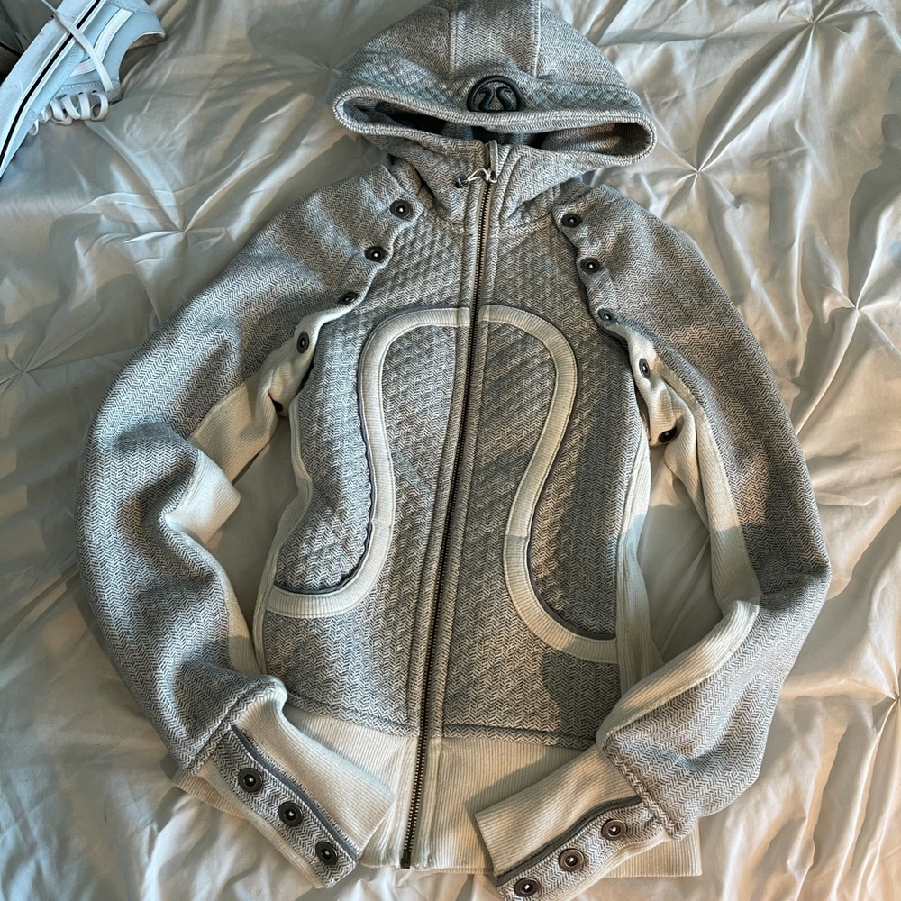 Limited edition lululemon scuba (becomes vest)